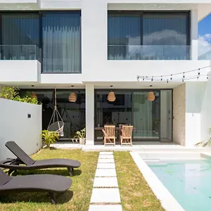  Villa Blanca Incredible 2br - Private Pool Free Club
