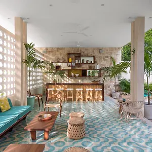 Tiki Tiki تولوم
